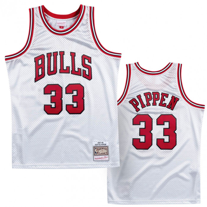 Mens Chicago Bulls Scottie Pippen 1997 Swingman Jersey by Mitchell